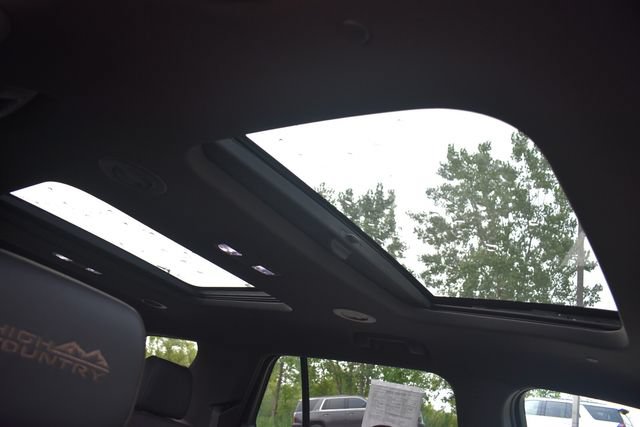 Used 2022 Chevrolet Traverse High Country AWD/4WD image 15