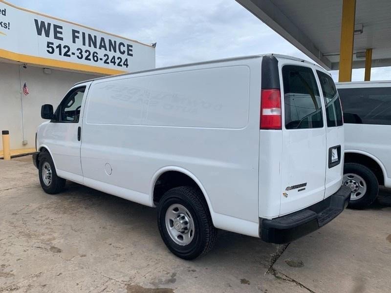 Used 2016 Chevrolet Express 2500 image 4