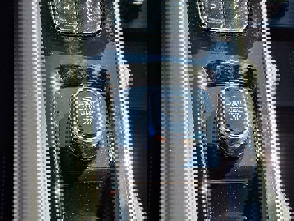 New 2026 Volvo XC60 B5 Plus w/ Protection Package Premier image 19