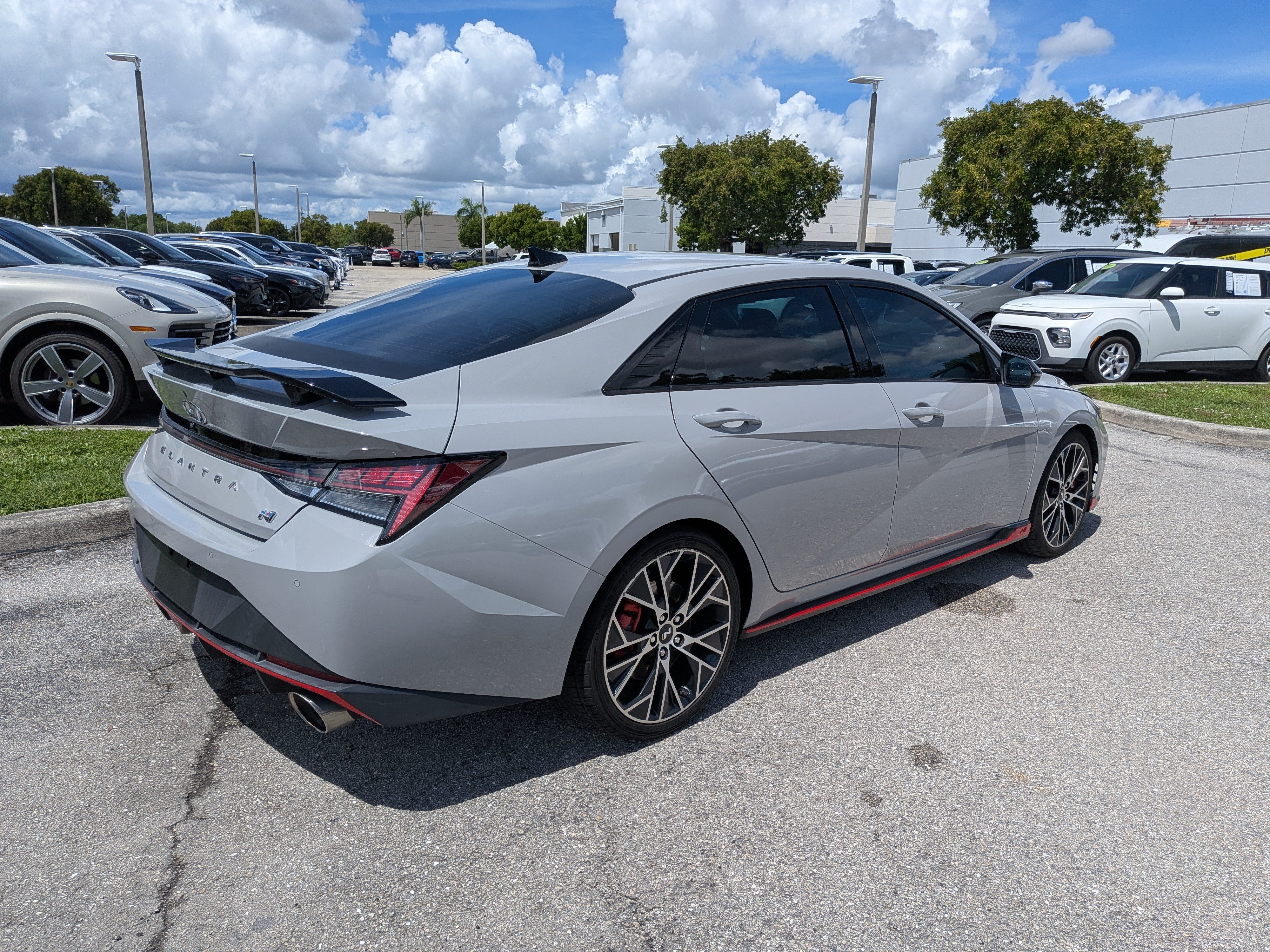 Used 2022 Hyundai Elantra N FWD image 4