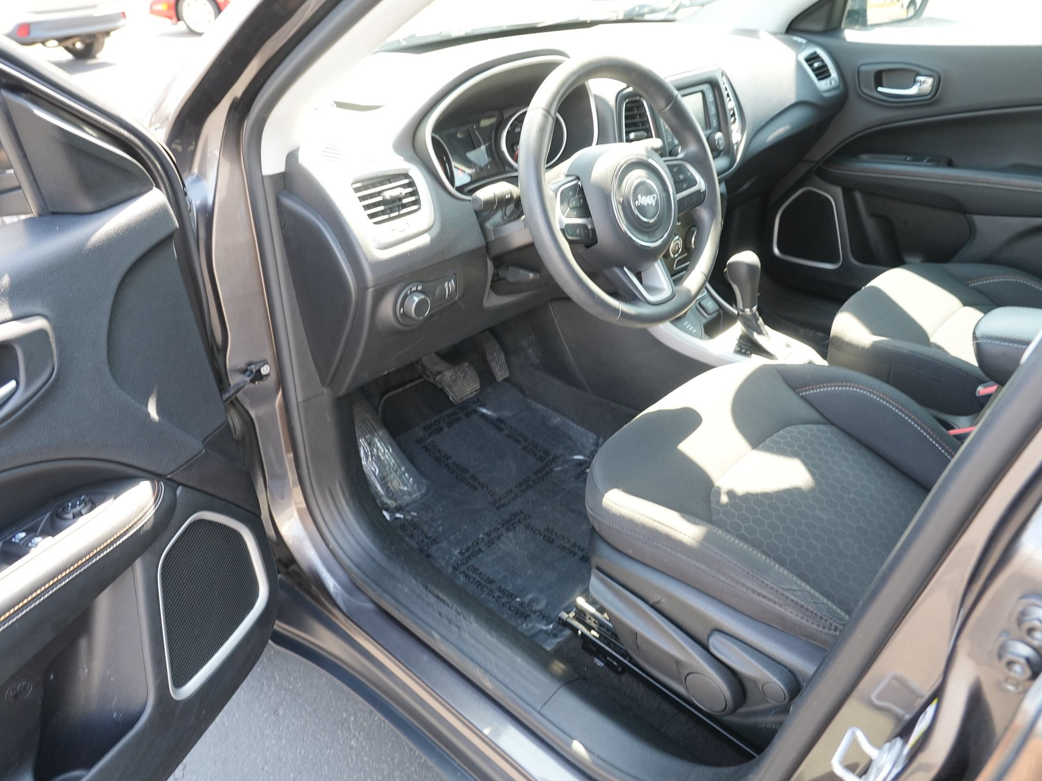 Used 2018 Jeep Compass Sport AWD/4WD image 14