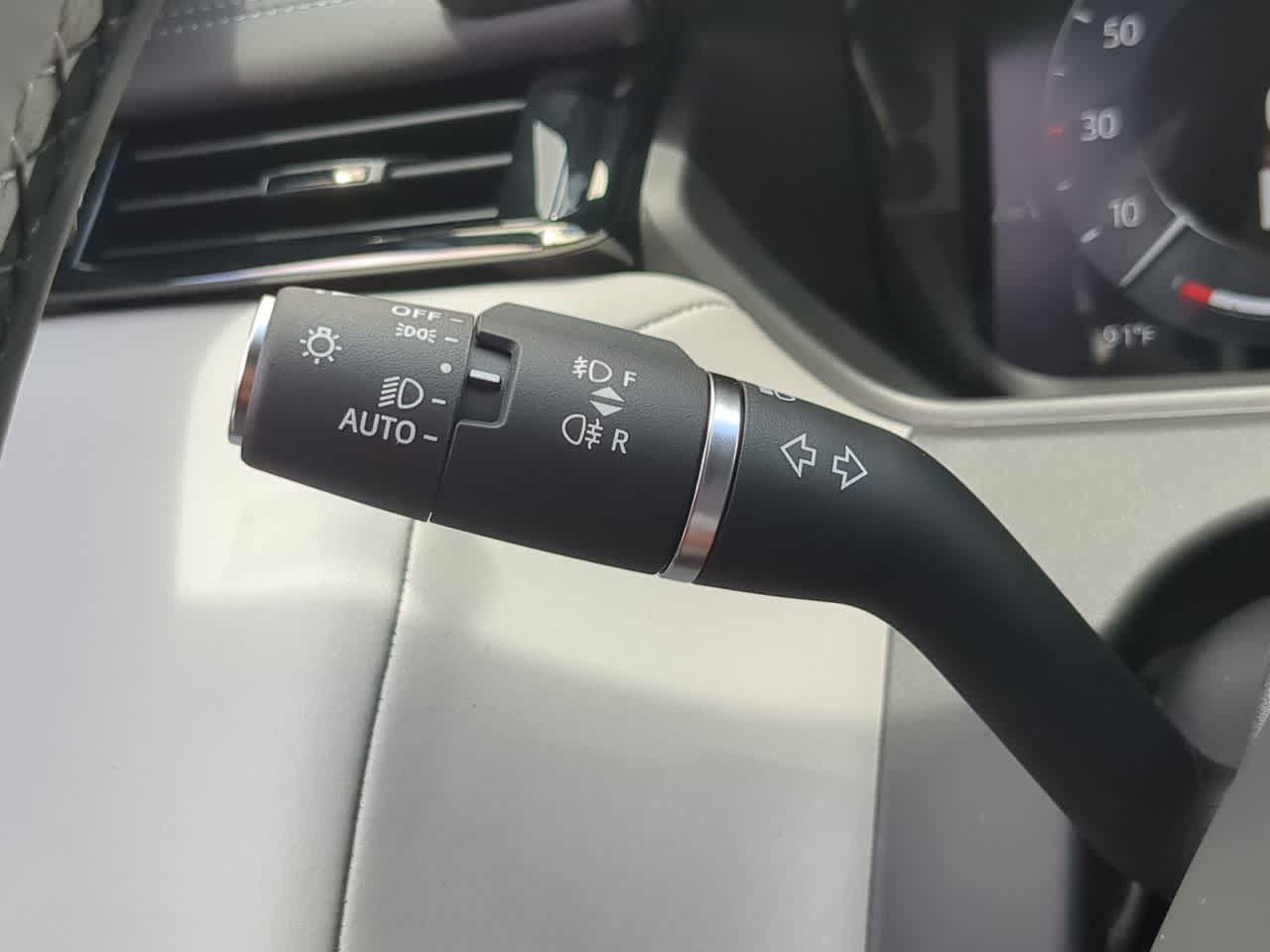 New 2026 Land Rover Range Rover Velar Belgravia AWD/4WD image 29