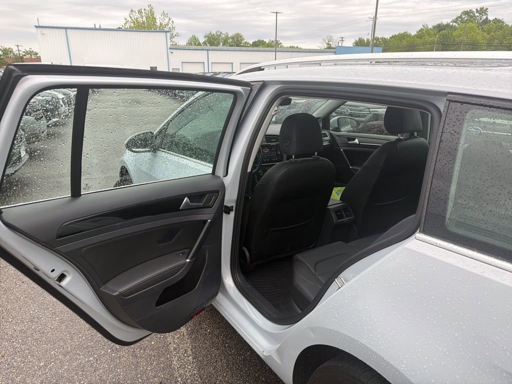 Used 2018 Volkswagen Golf SEL FWD image 13