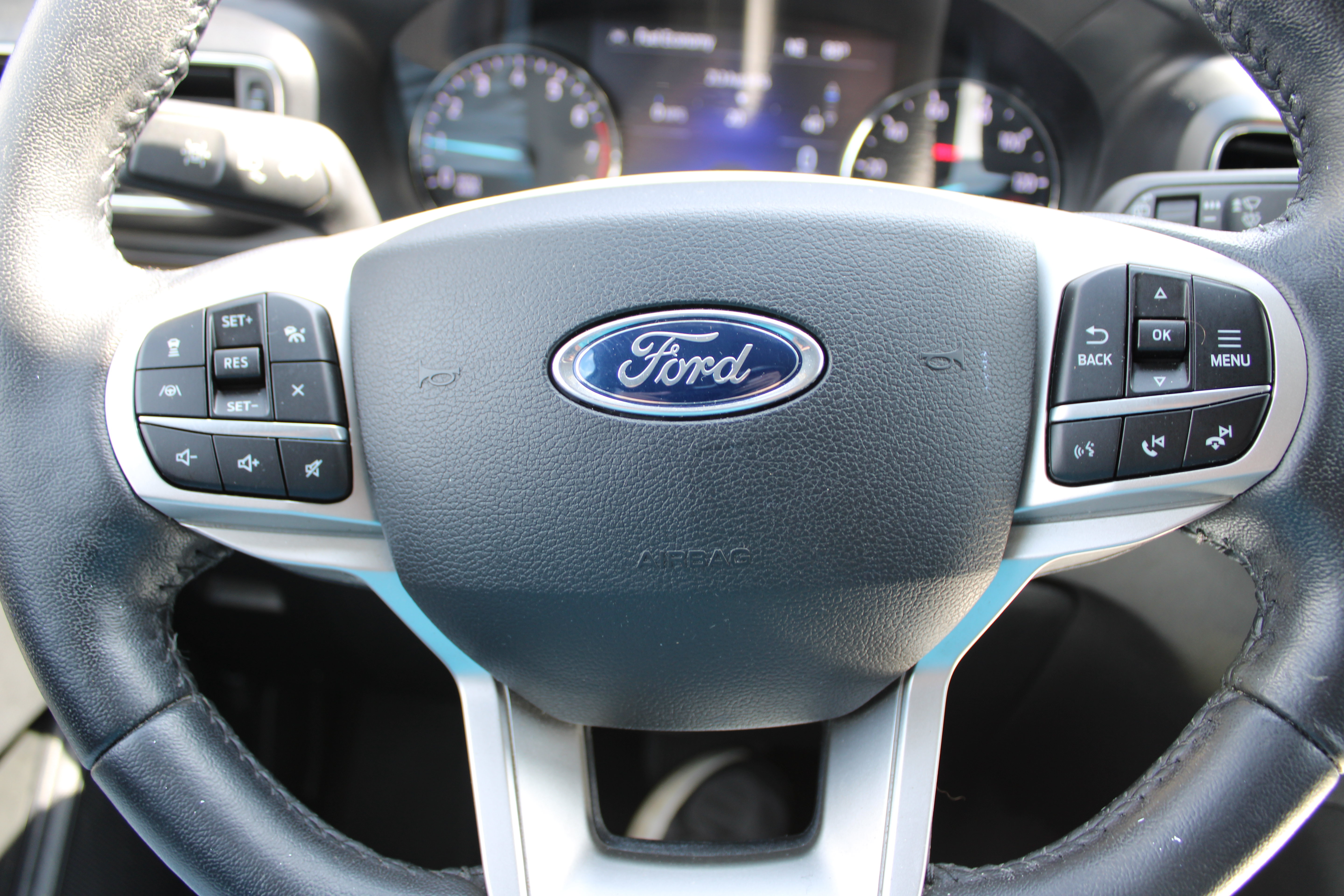 Used 2021 Ford Explorer Limited w/ Equipment Group 301A RWD image 19