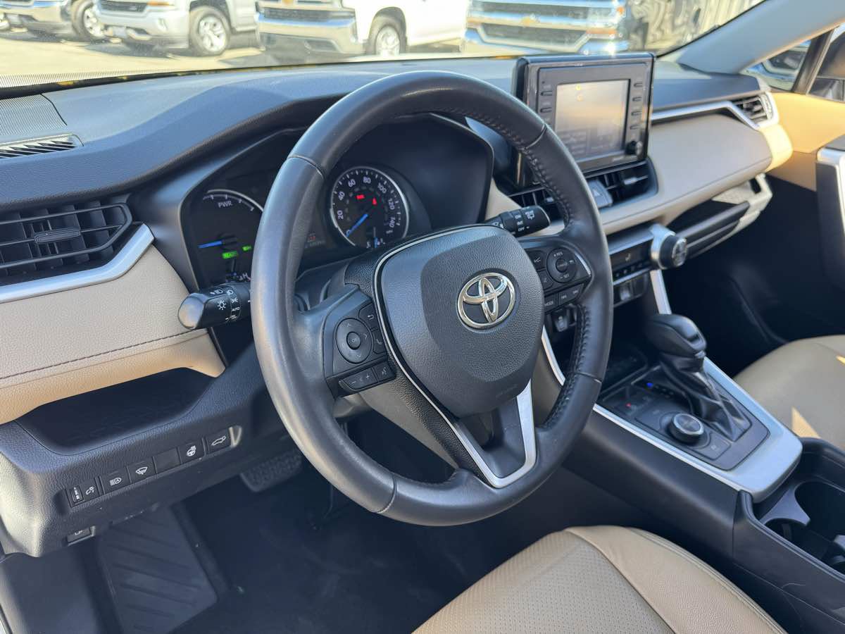 Used 2020 Toyota RAV4 XLE w/ Convenience Package AWD/4WD image 25