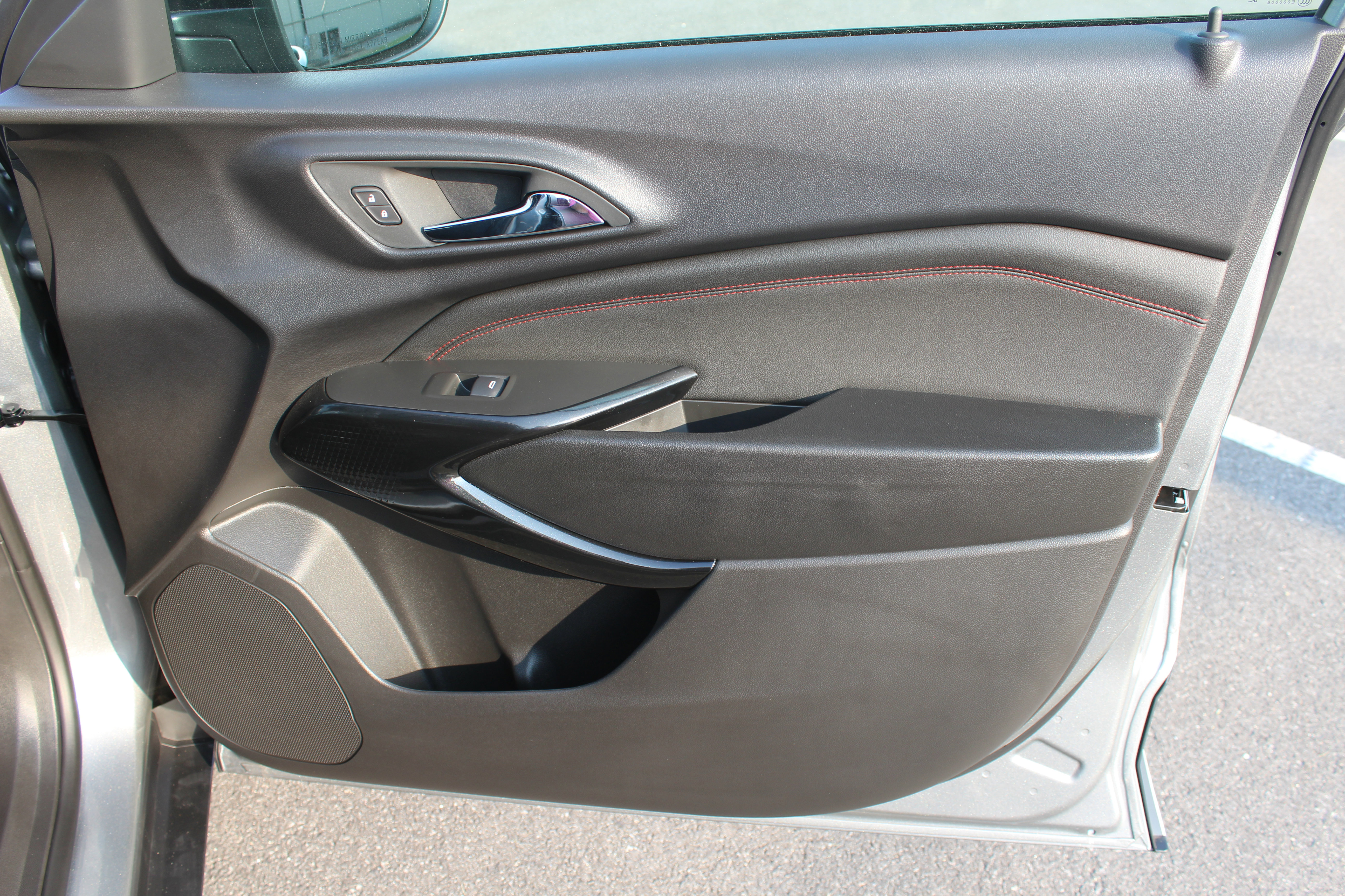 New 2025 Chevrolet Trax RS w/ Driver Confidence Package image 49