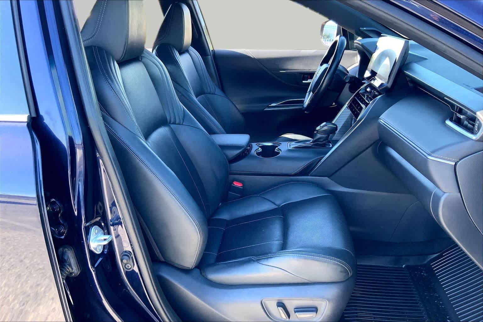 Used 2021 Toyota Venza Limited AWD/4WD image 9