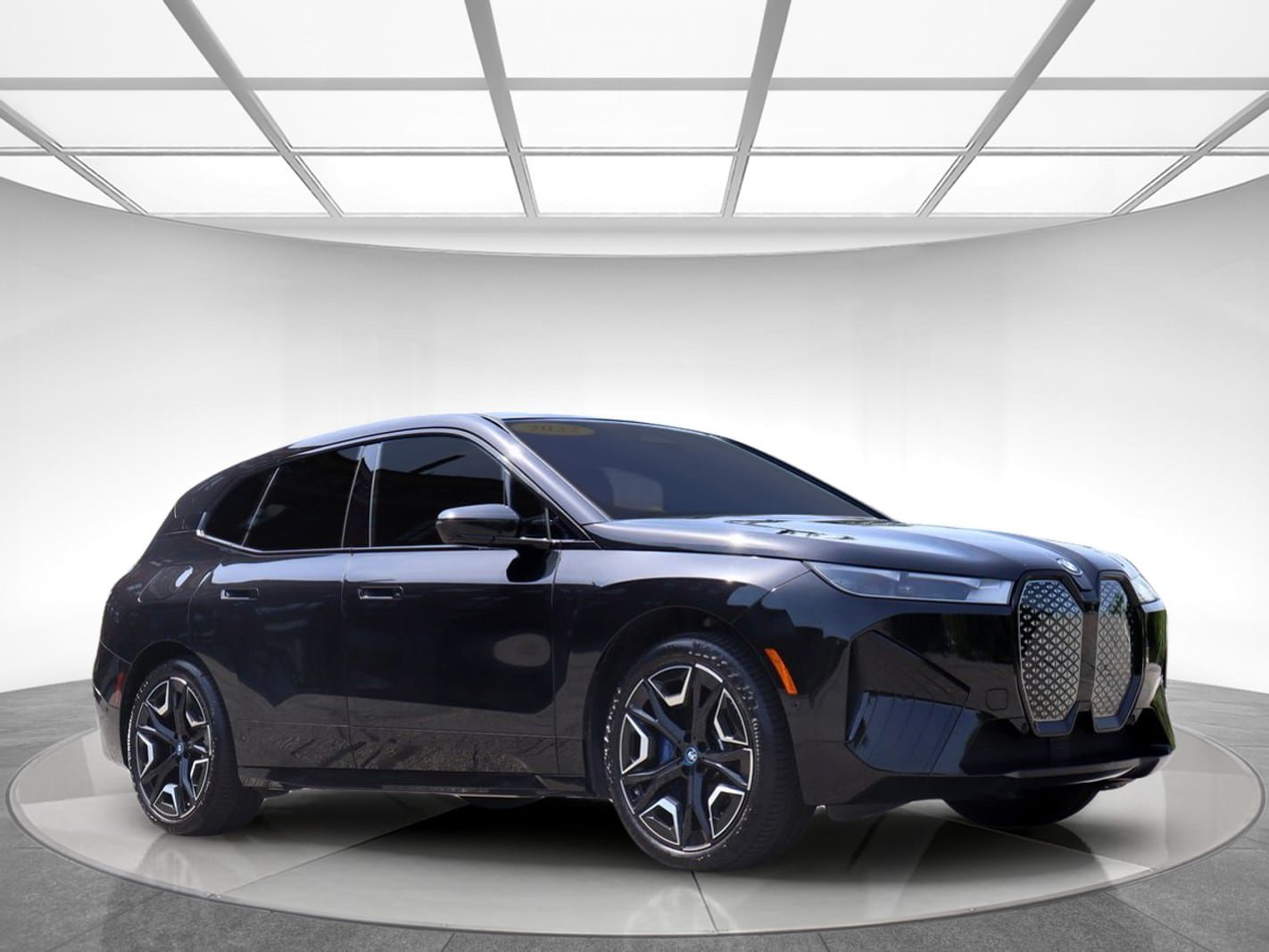 Used 2022 BMW iX xDrive50 w/ Premium Package AWD/4WD image 3