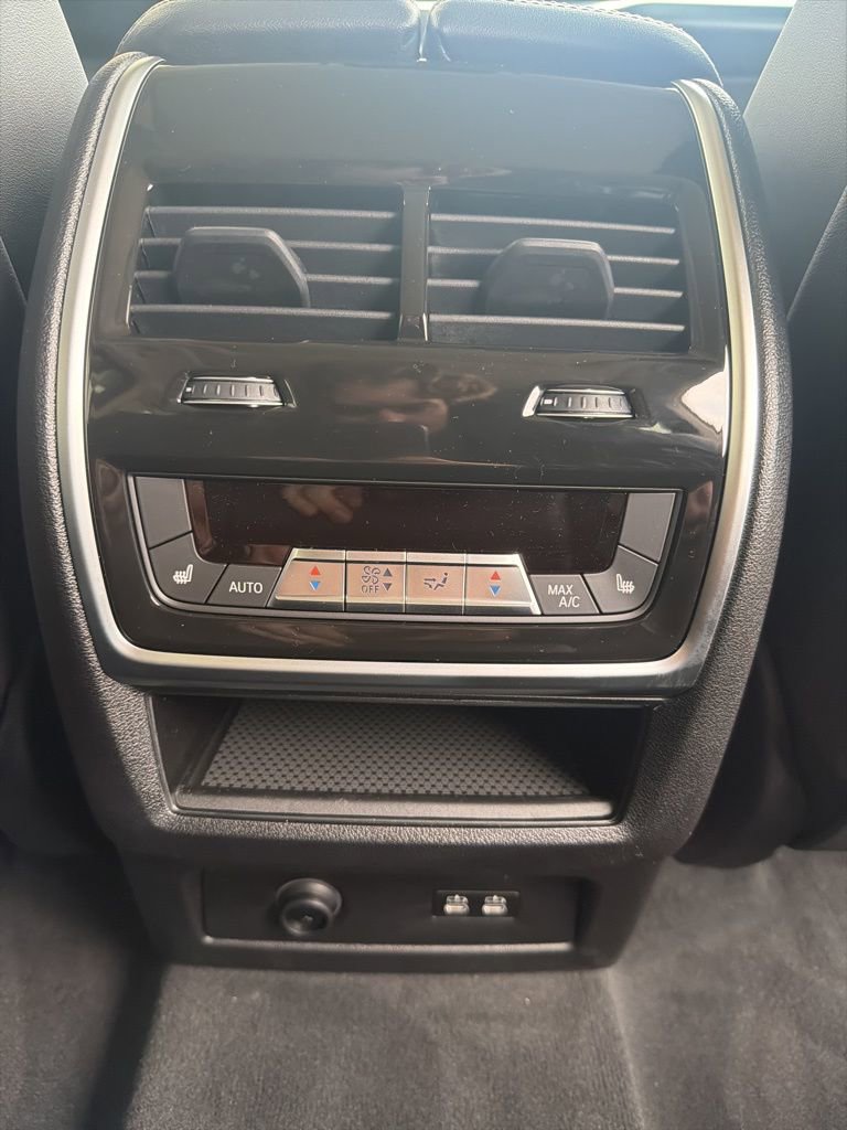 New 2026 BMW X7 xDrive40i w/ Premium Package image 27