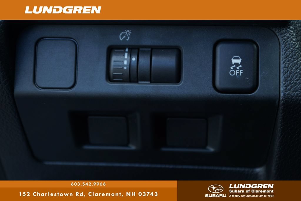 Used 2013 Subaru Impreza 2.0i Premium w/ All-Weather Pkg AWD/4WD image 11