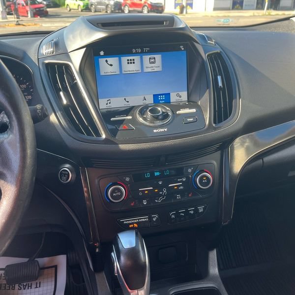 Used 2018 Ford Escape Titanium w/ Ford Safe & Smart Package AWD/4WD image 16