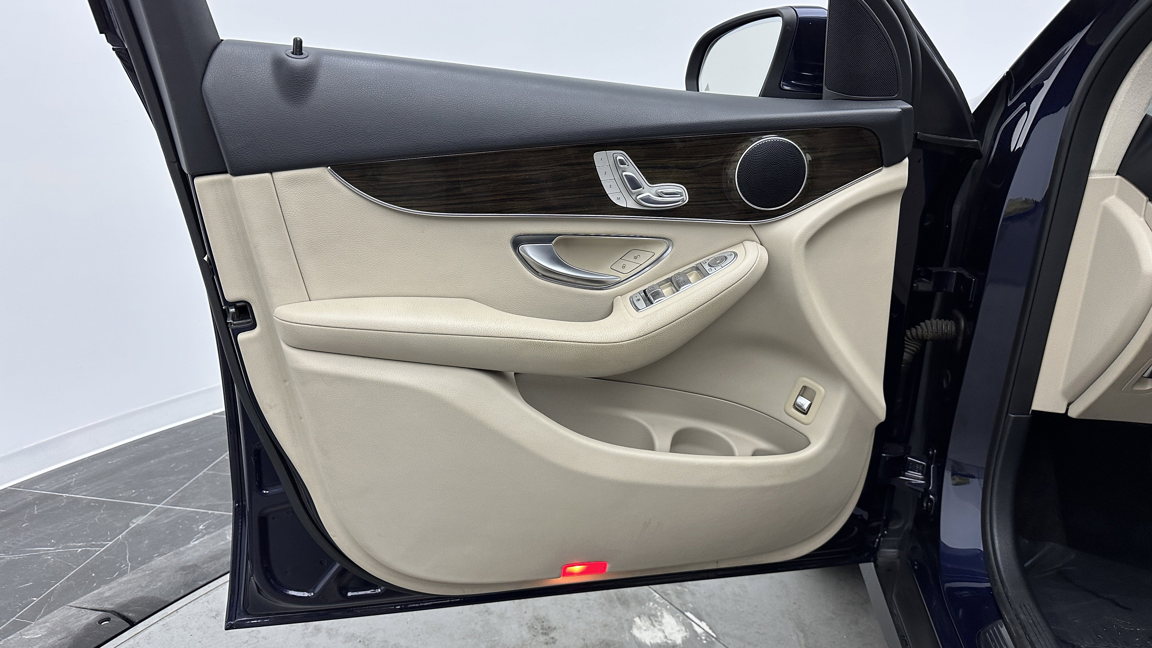 Used 2016 Mercedes-Benz GLC 300 image 10