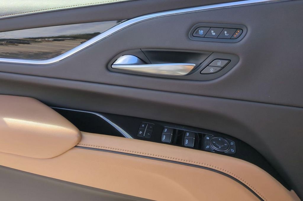 Used 2021 Cadillac Escalade Premium Luxury image 23