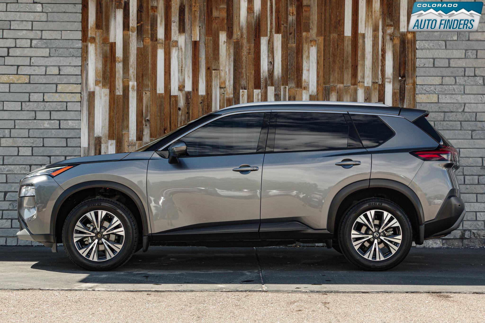 Used 2021 Nissan Rogue SV w/ Premium Package AWD/4WD image 3