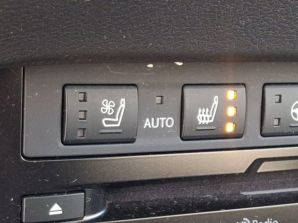 Used 2021 Lexus ES 300h w/ Accessory Package 2 image 24