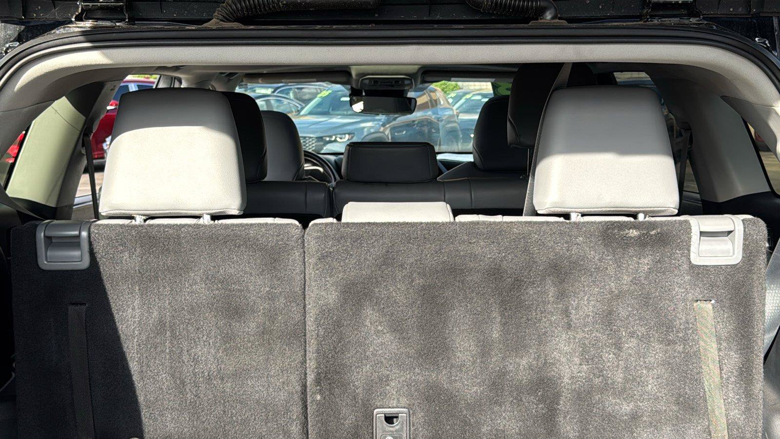 Used 2023 Toyota Highlander XLE FWD image 28