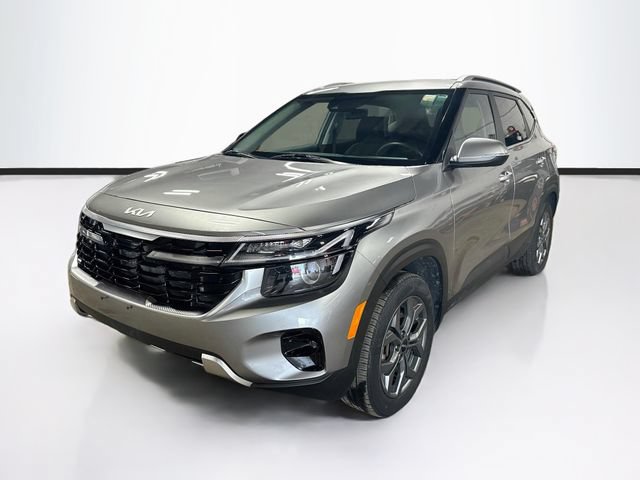 Used 2024 Kia Seltos S AWD/4WD image 3