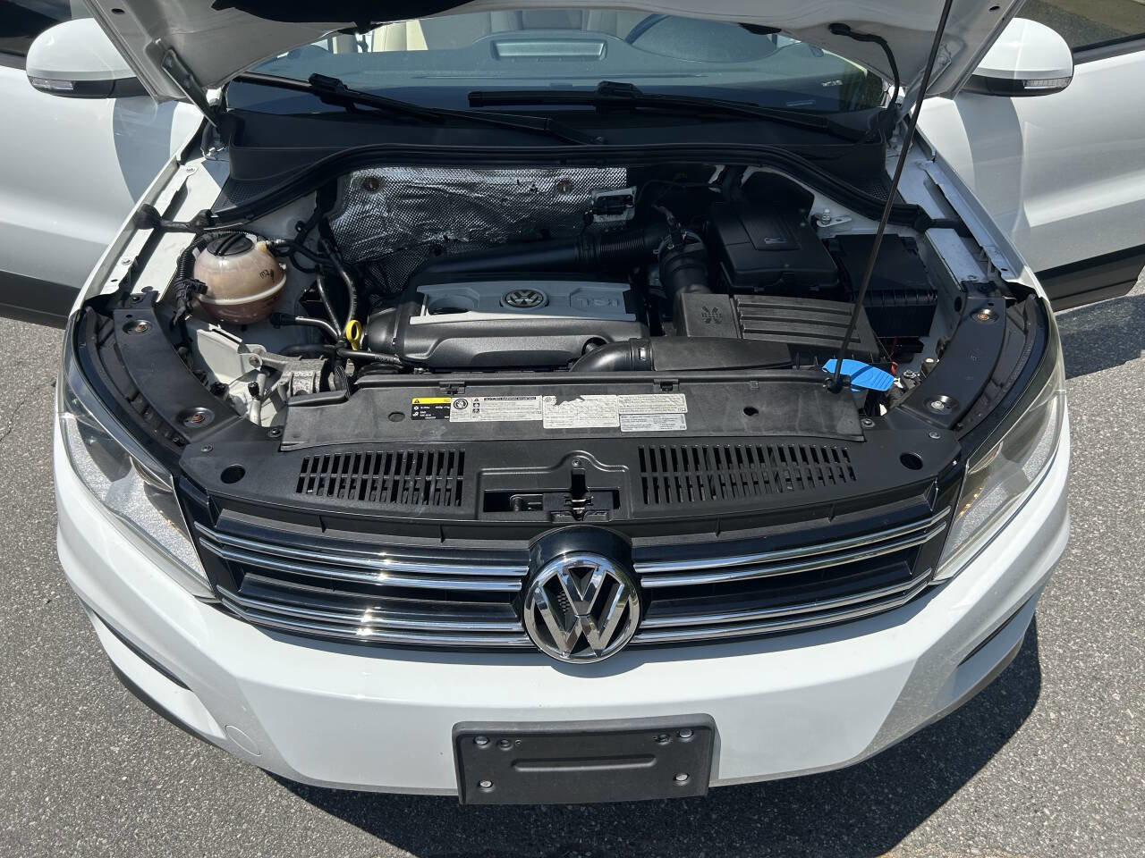 Used 2015 Volkswagen Tiguan SE image 20