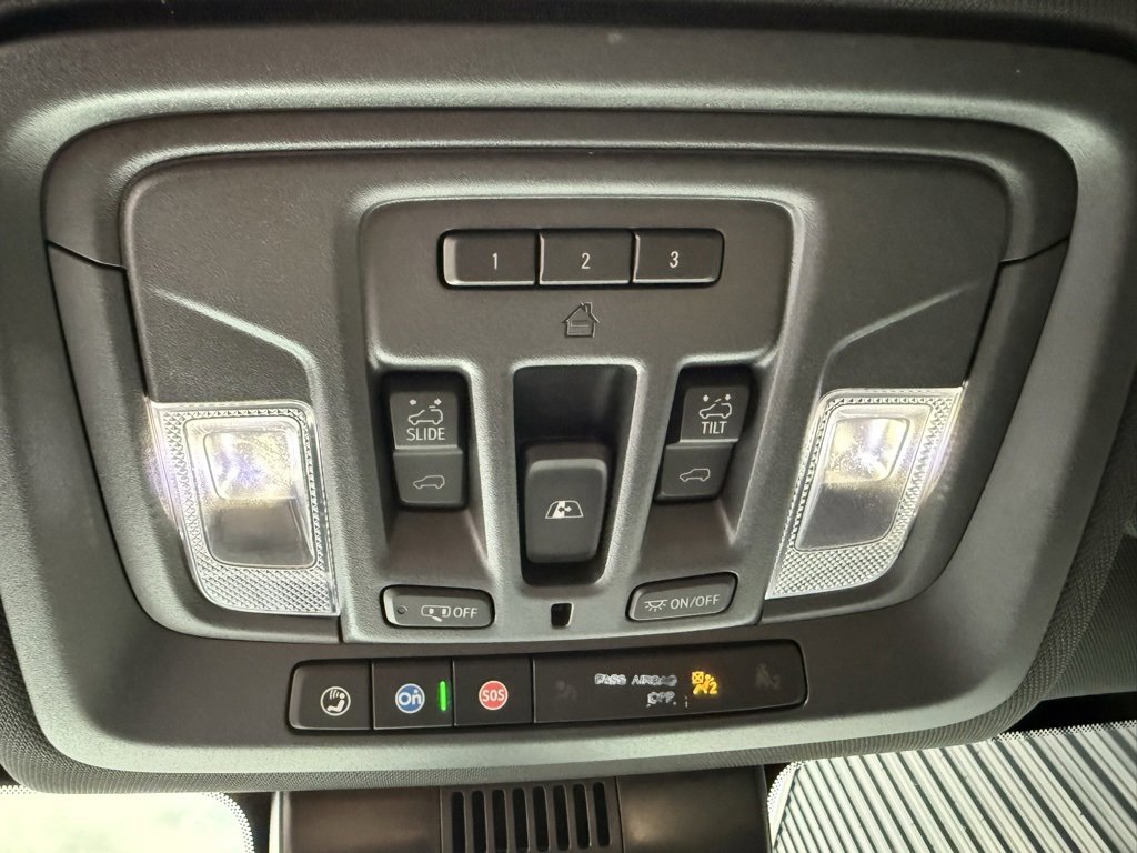 Used 2025 Chevrolet Silverado 2500 ZR2 w/ Technology Package image 33