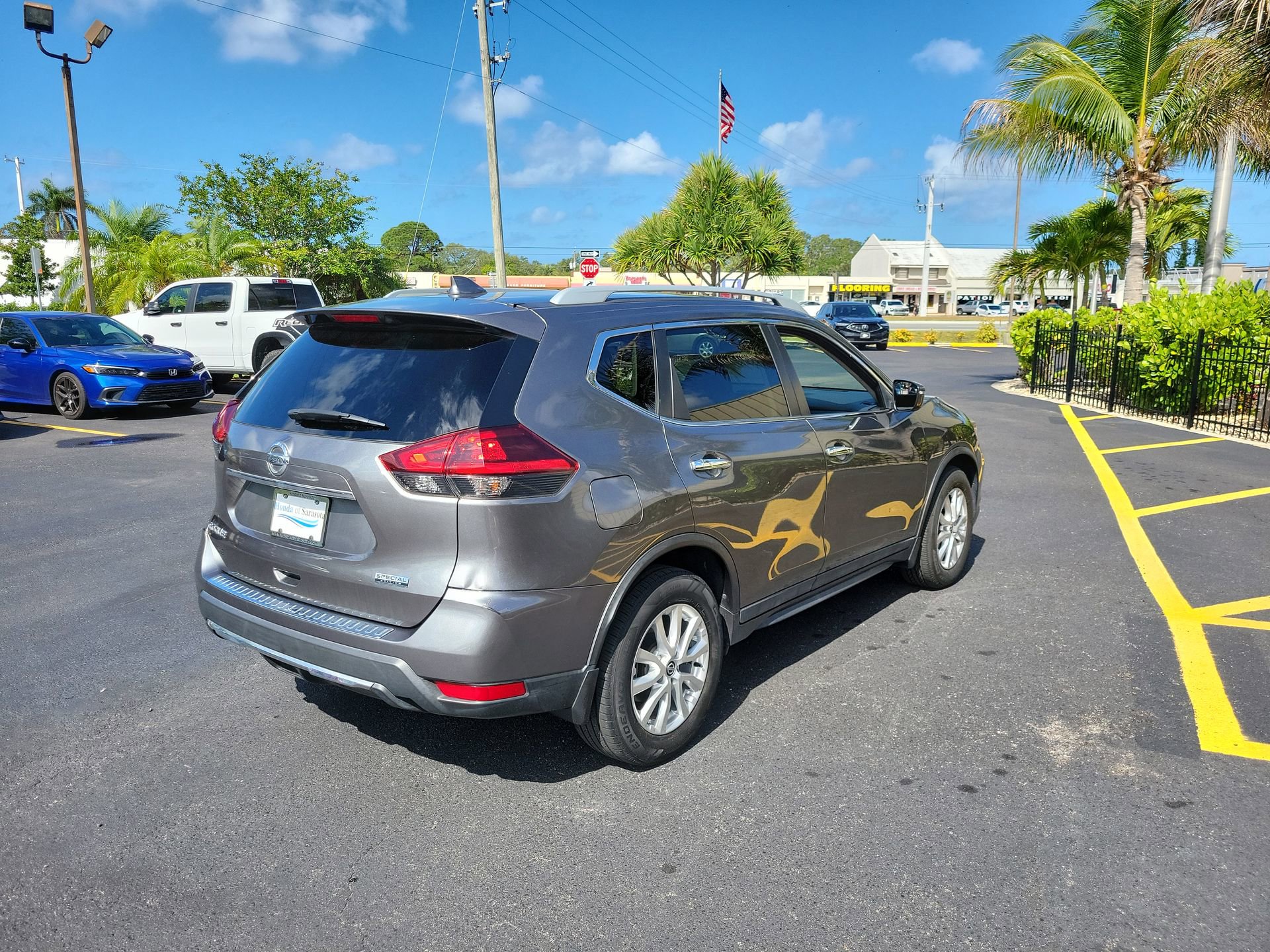 Used 2019 Nissan Rogue S w/ Special Edition Package FWD image 6