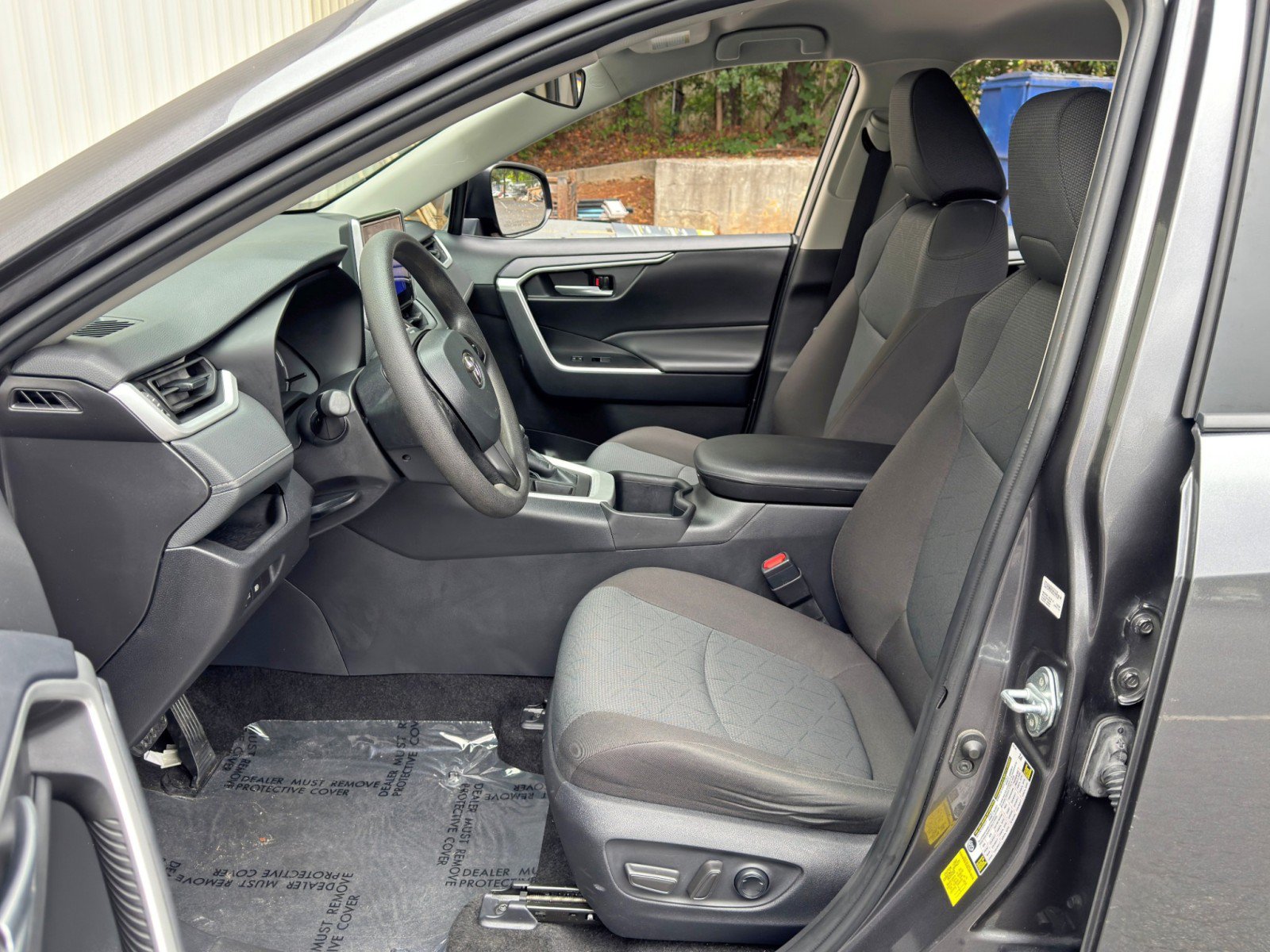 Used 2024 Toyota RAV4 XLE FWD image 15