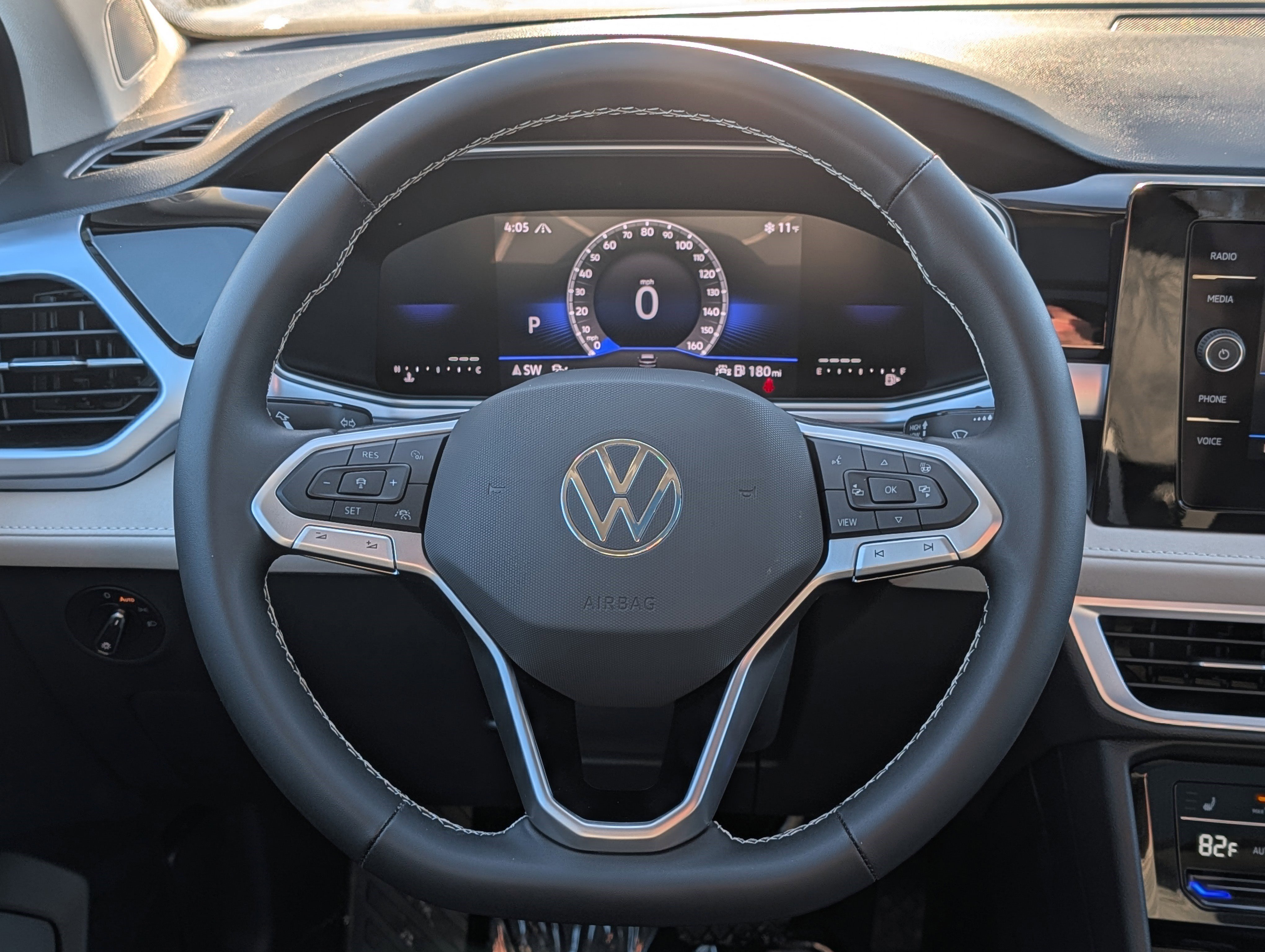 New 2026 Volkswagen Taos SE AWD/4WD image 10