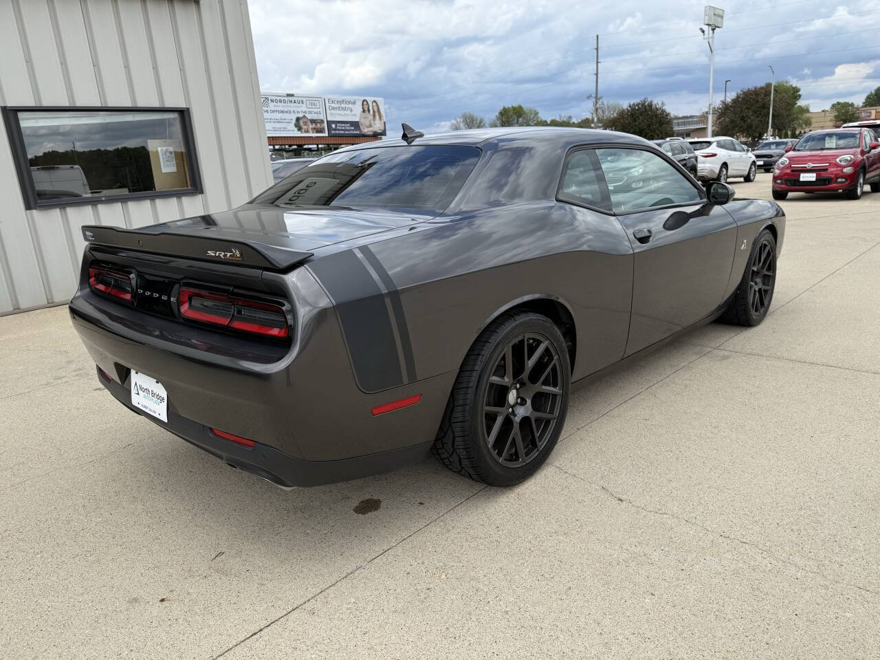 Used 2016 Dodge Challenger R/T Scat Pack w/ Leather Interior Group RWD image 4