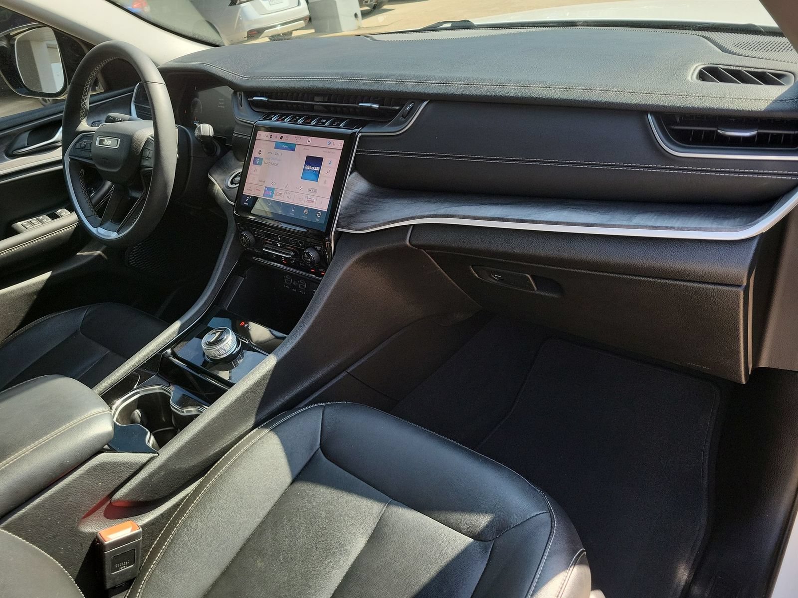 Used 2023 Jeep Grand Cherokee L Limited RWD image 28
