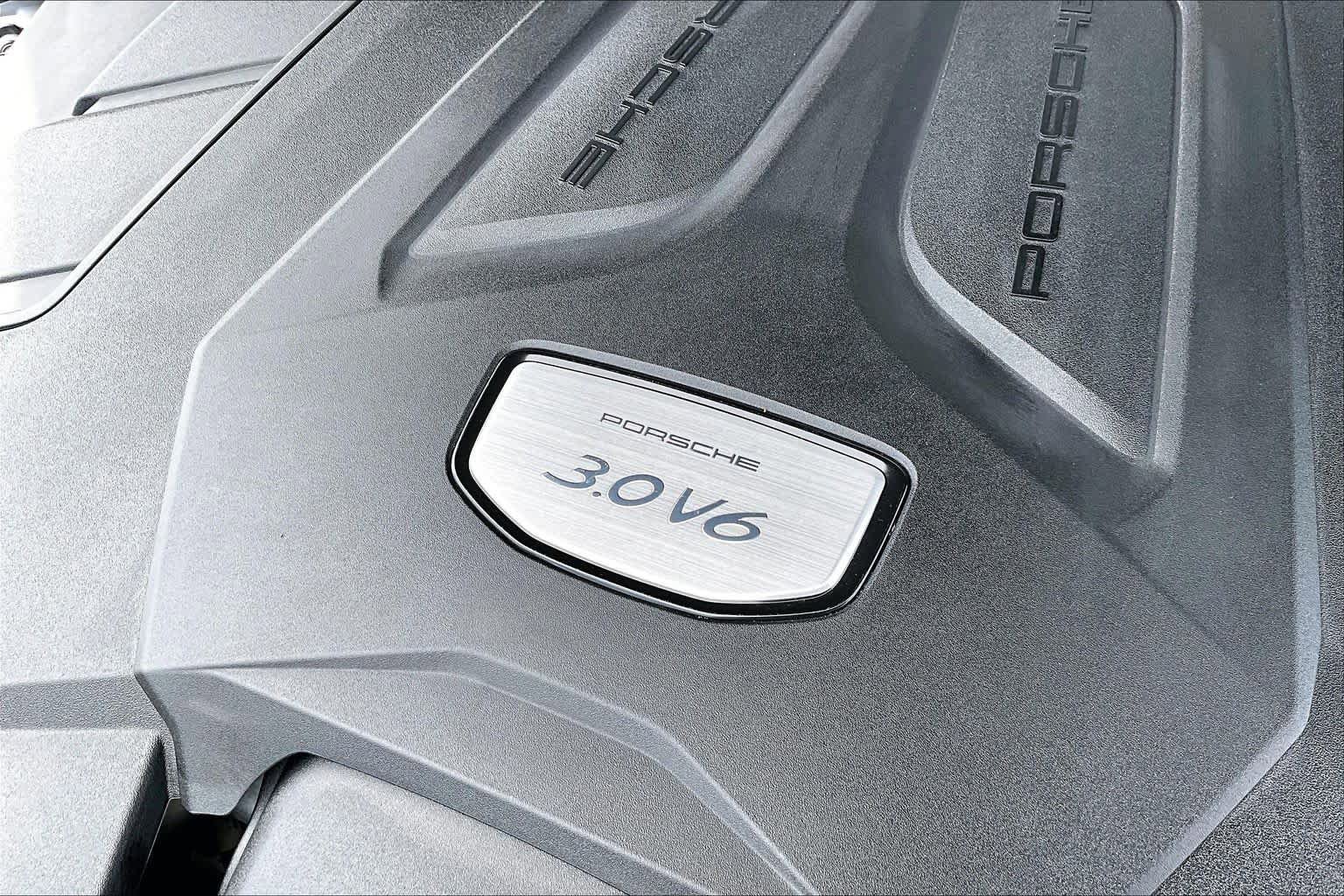 Used 2023 Porsche Cayenne Coupe AWD/4WD image 33