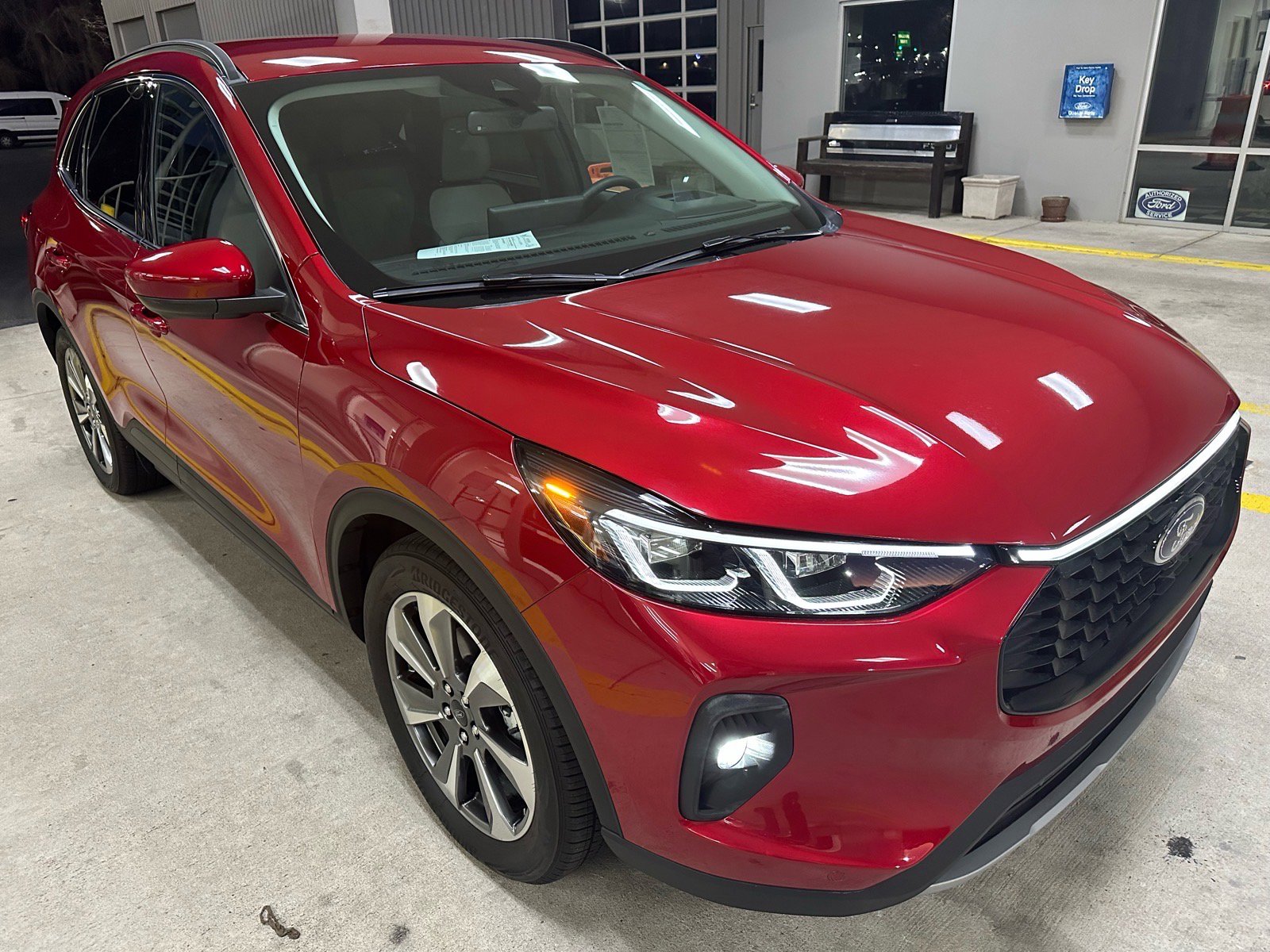 Certified 2025 Ford Escape Platinum w/ Premium Technology Package image 9