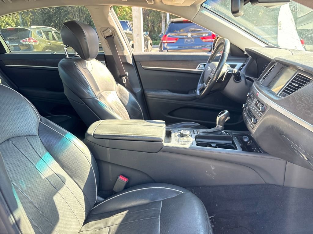 Used 2015 Hyundai Genesis 3.8 w/ Option Group 04 image 29
