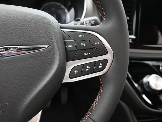 New 2026 Chrysler Pacifica Pinnacle image 32