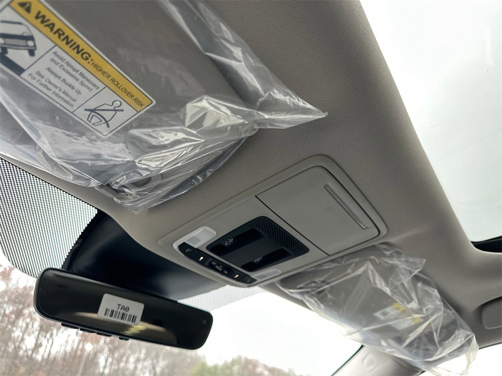 New 2025 Honda Pilot Touring image 34