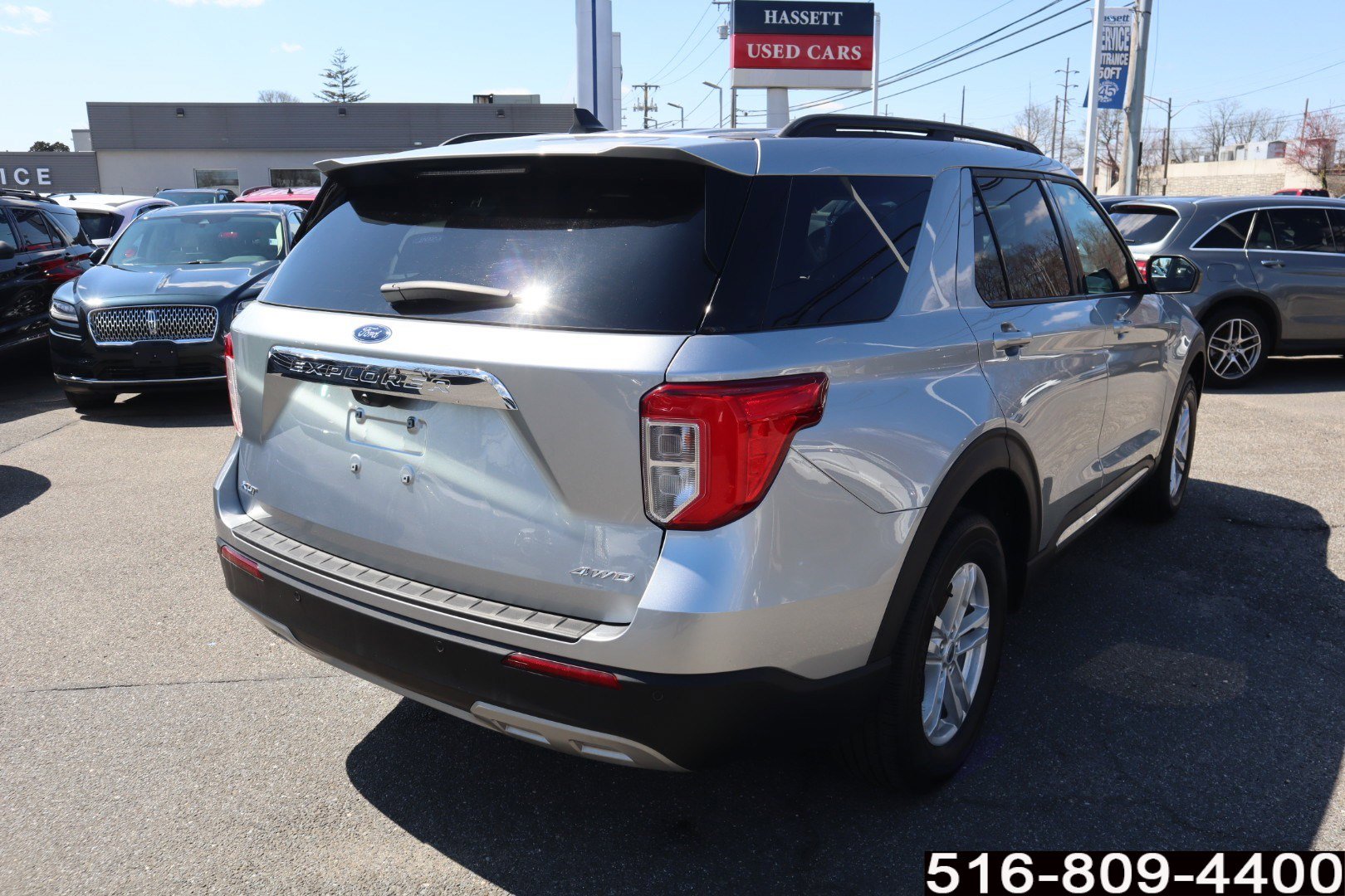 Used 2024 Ford Explorer XLT w/ Equipment Group 202A AWD/4WD image 5