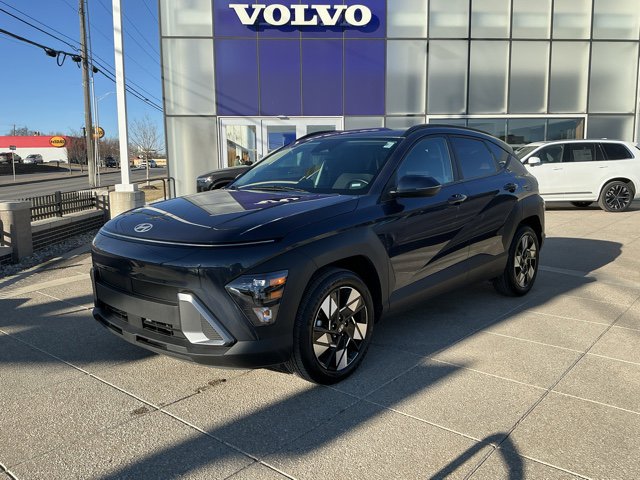 Used 2025 Hyundai Kona SEL image 1