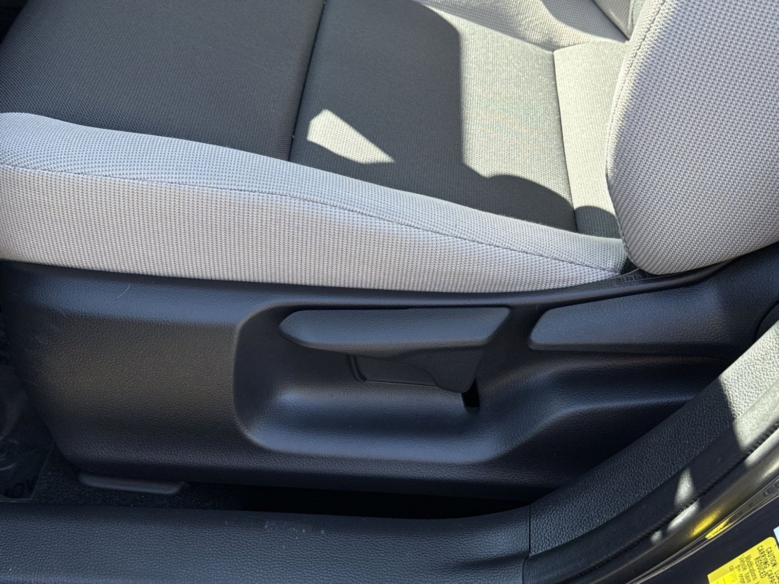 Used 2025 Toyota Corolla LE image 14