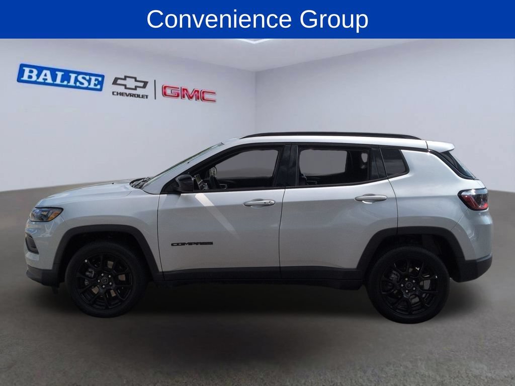 Used 2025 Jeep Compass Latitude w/ Convenience Group AWD/4WD image 7