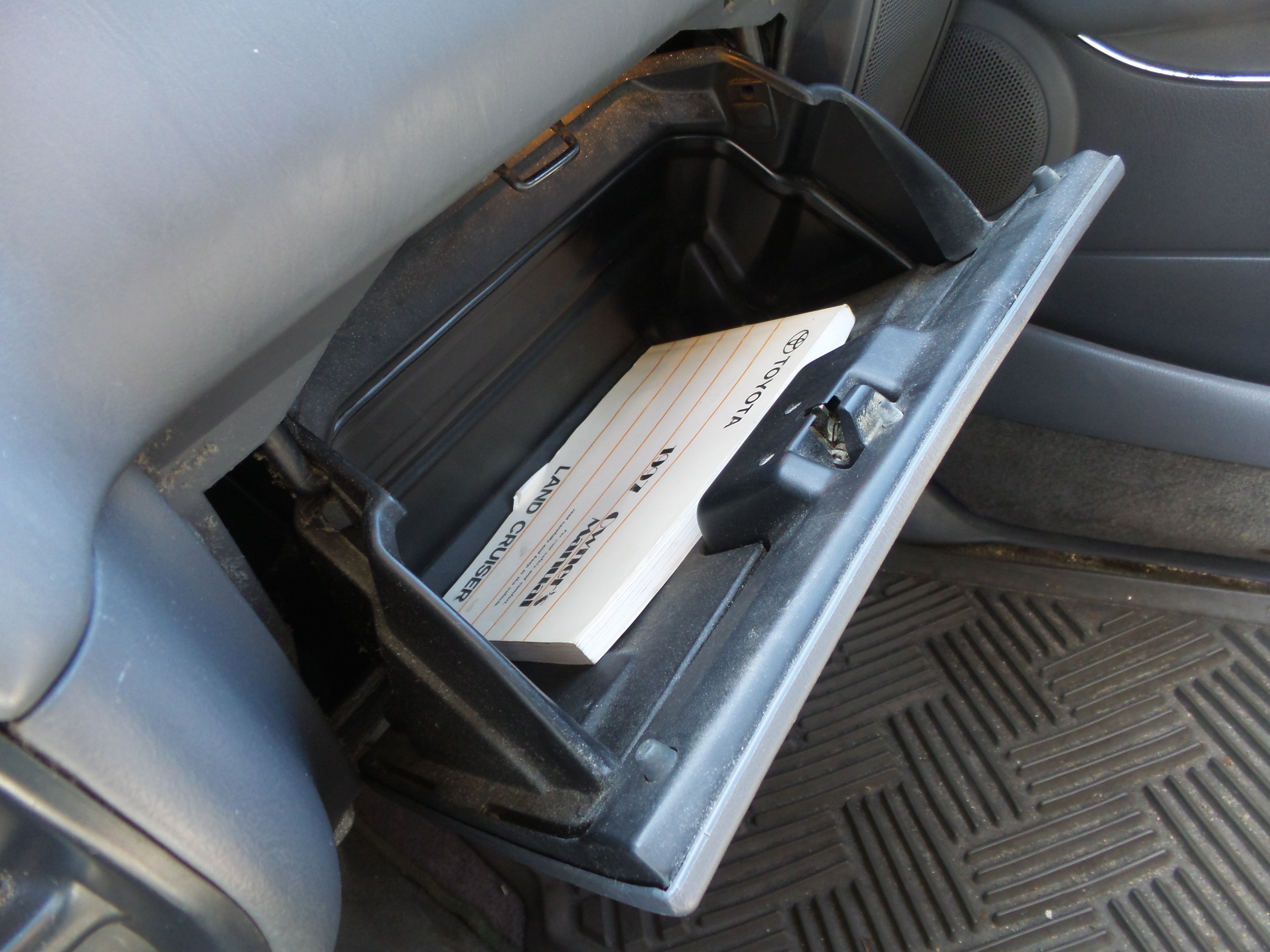 Used 1997 Toyota Land Cruiser w/ Leather Trim Pkg AWD/4WD image 64