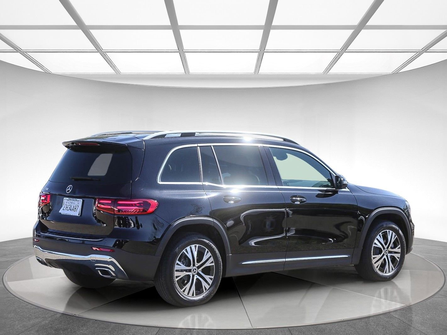 Used 2026 Mercedes-Benz GLB 250 image 3