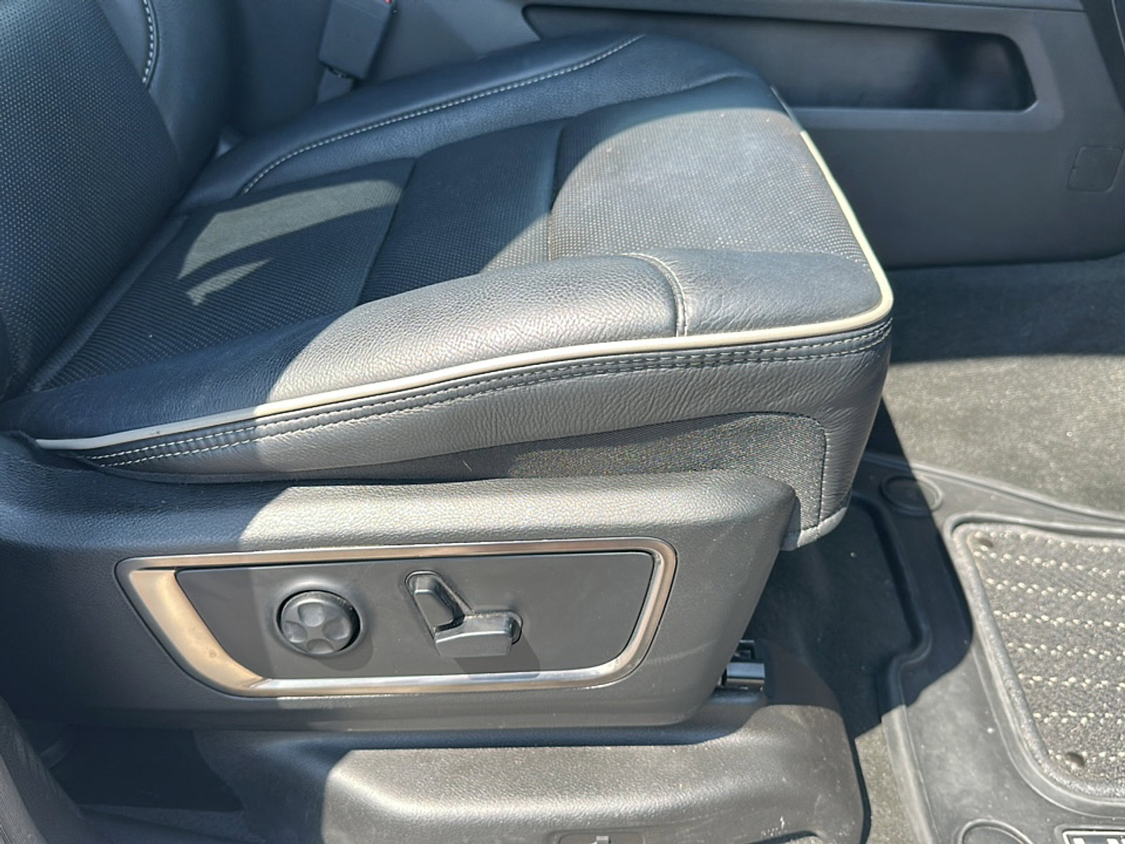 Used 2021 RAM 1500 Limited image 24