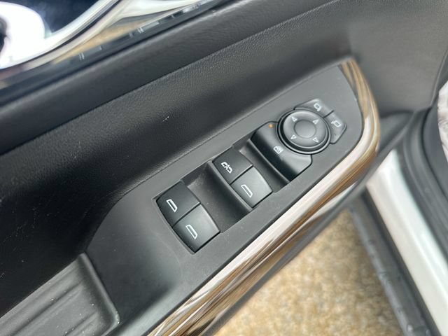 Used 2023 GMC Acadia SLE FWD image 26