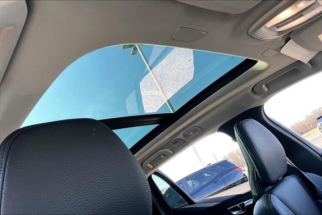 Used 2025 Volvo V60 B5 Cross Country Plus image 27