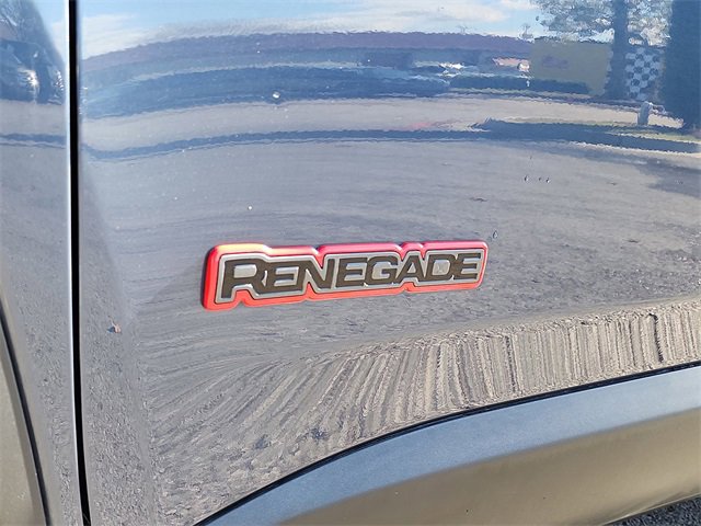 Used 2022 Jeep Renegade Trailhawk image 12