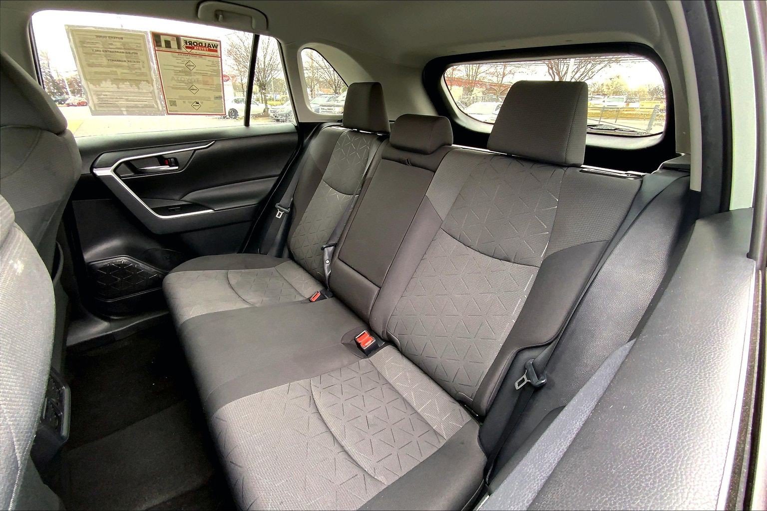 Used 2021 Toyota RAV4 XLE FWD image 30