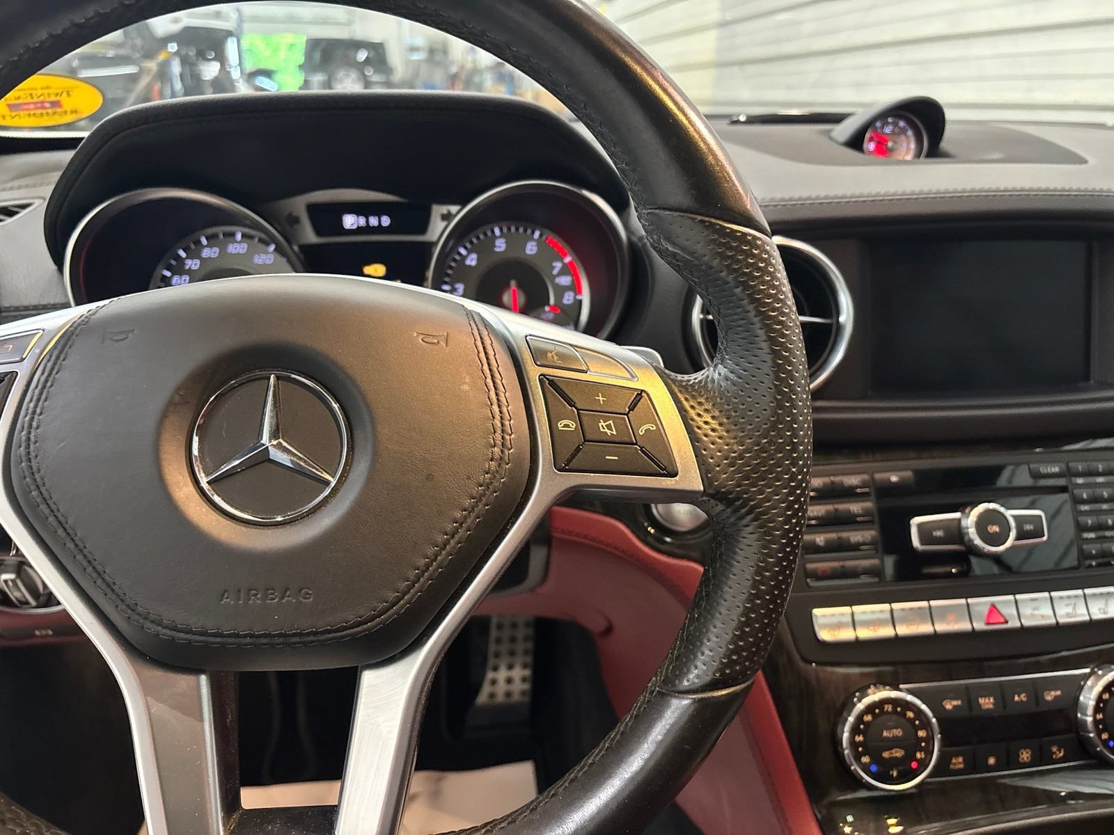 Used 2014 Mercedes-Benz SL 550 image 18
