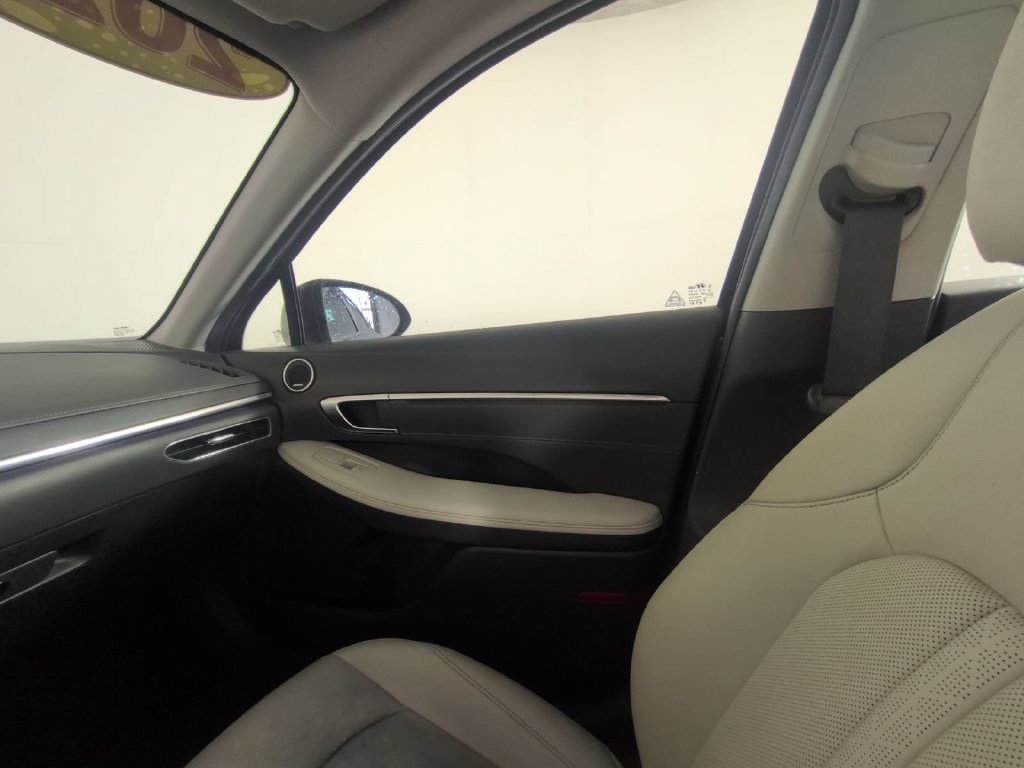 Used 2023 Hyundai Sonata Limited w/ Preferred Accessory Package FWD image 28