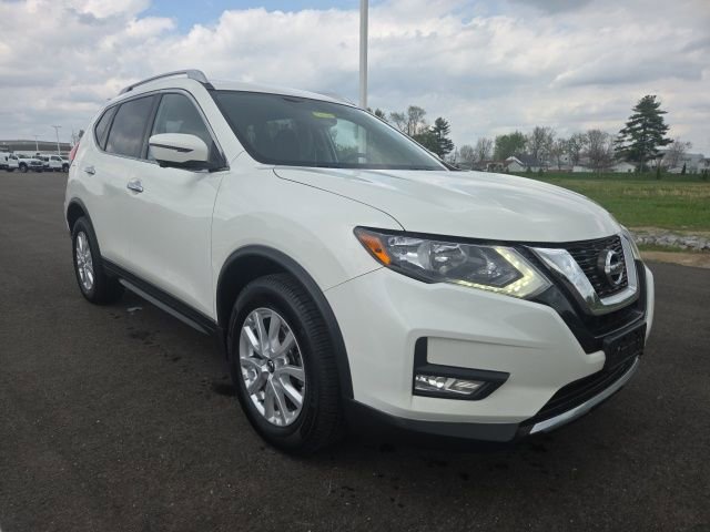 Used 2017 Nissan Rogue SV w/ SV Premium Package AWD/4WD image 1