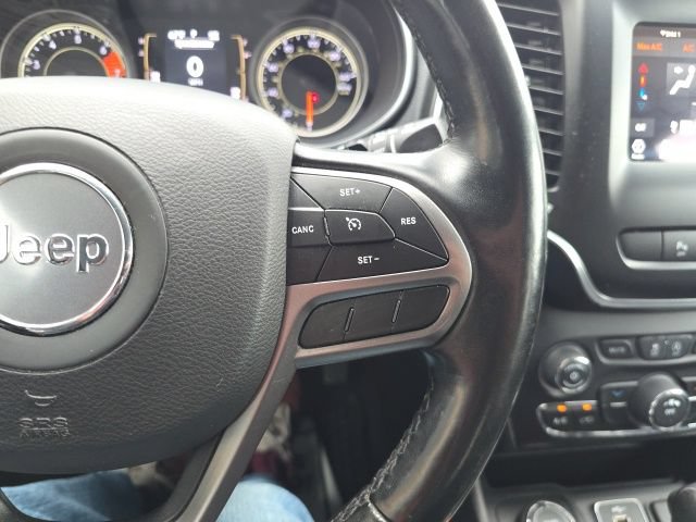 Used 2020 Jeep Cherokee Latitude Plus w/ Cold Weather Group AWD/4WD image 15