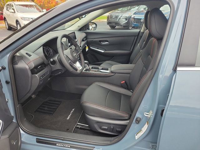New 2025 Nissan Sentra SR w/ SR Premium Package FWD image 5