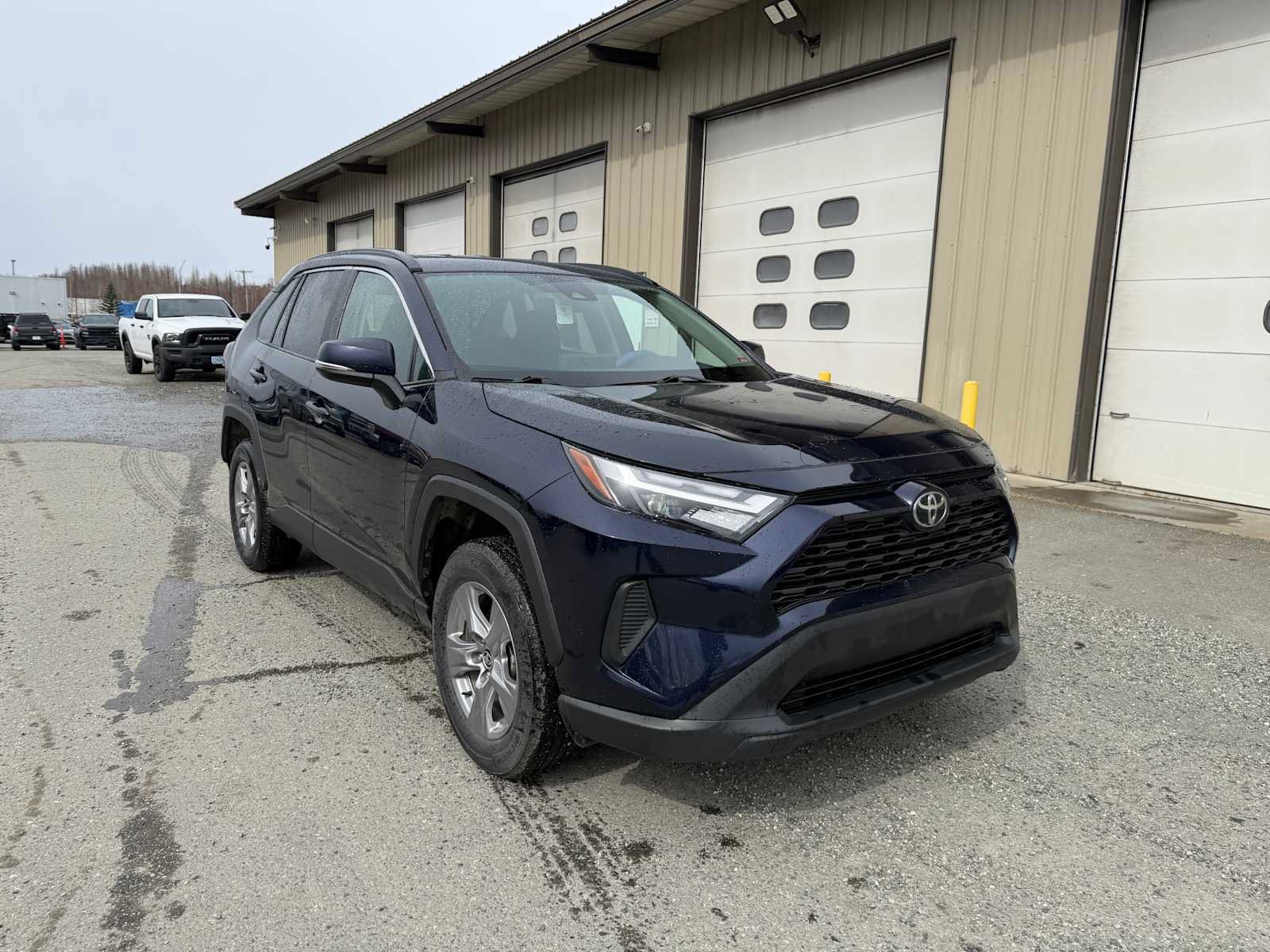 Used 2025 Toyota RAV4 XLE AWD/4WD image 5